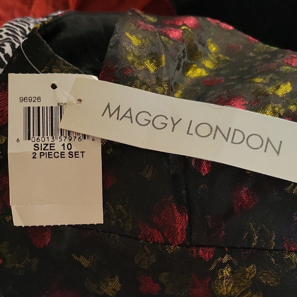 VINTAGE Maggy London Brocade Two Piece Set - Picture 8 of 9